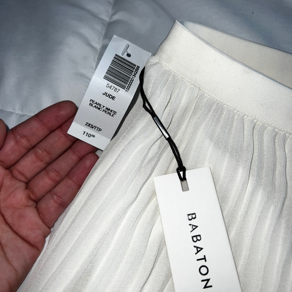 Aritzia White Pleated Skirt